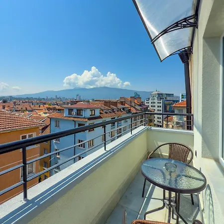 アパート Skyline Terrace Apartment In Center 2 ソフィア
